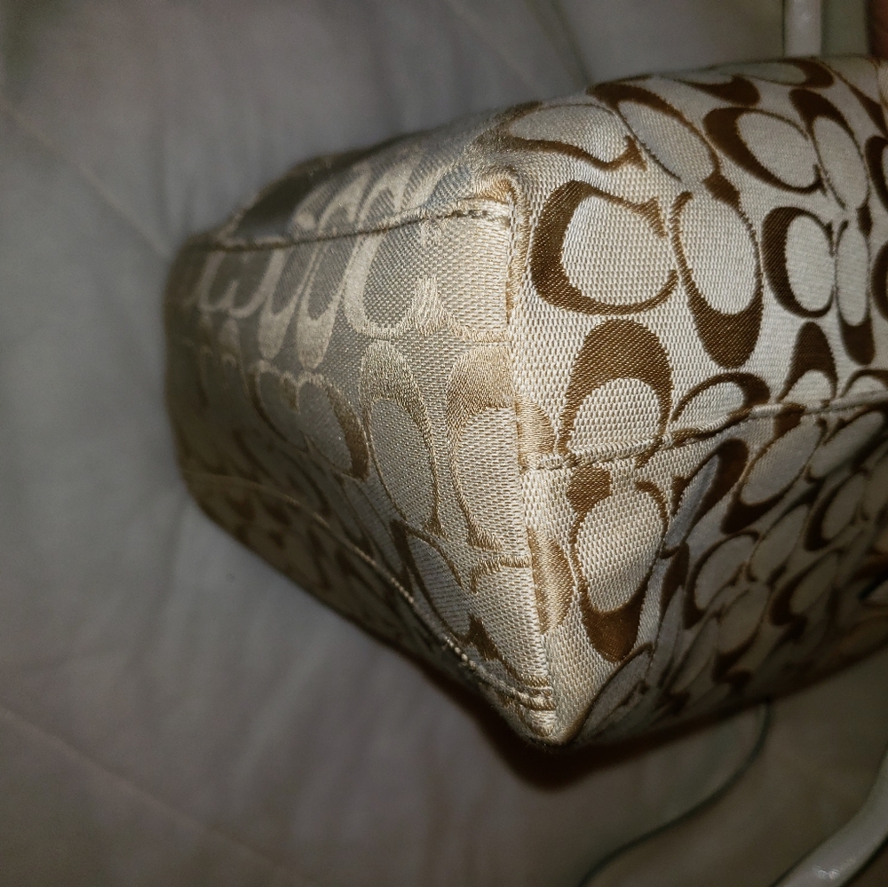 Coach tote - Picture 7 of 13